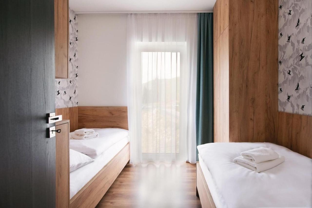 Apartmany Palenica & Ostredok - Galeria Apartments Jasna Lucky デマノブスカ・ドリーナ エクステリア 写真
